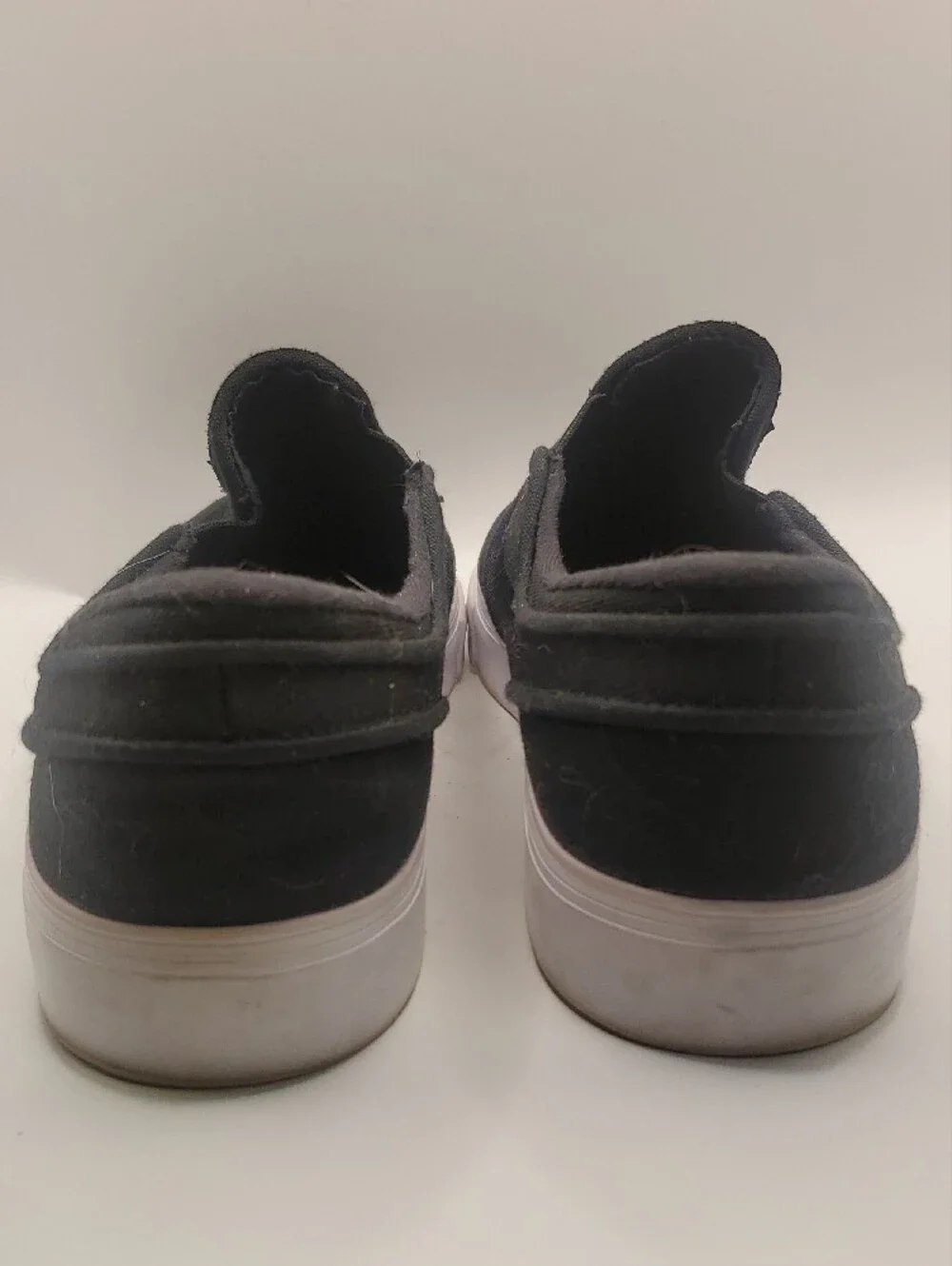 Nike Men’s Skateboarding Slip-On Low-Top Sneakers - Size 7